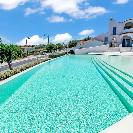 Exclusive White - With Pool - Sea View Апартаменти Ольбія